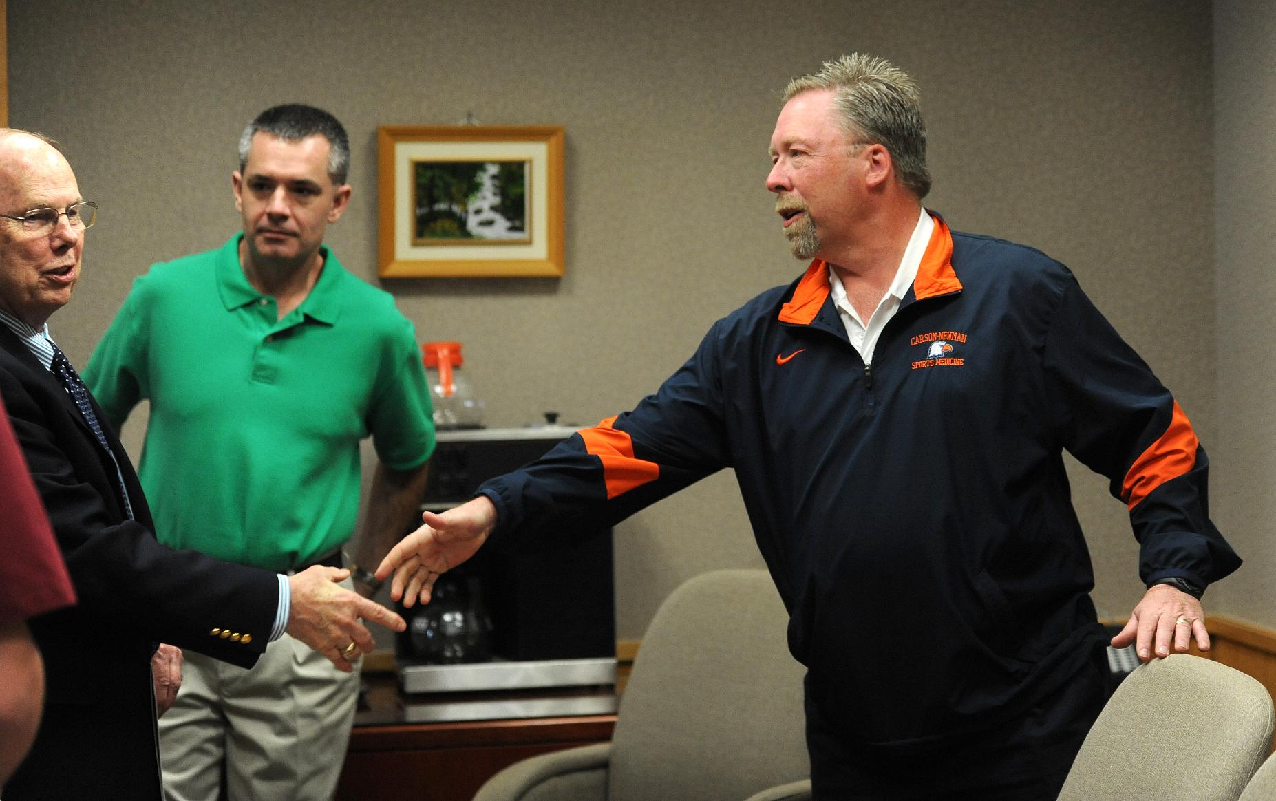 Van Bruggen lauded with R.T. Floyd Award