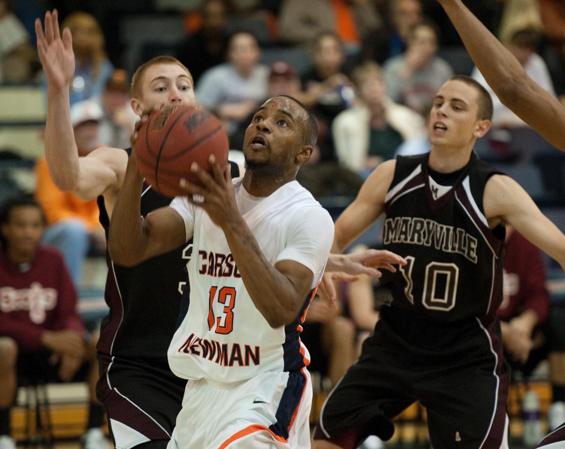 Sullivan's last-second layup lifts Eagles to 87-85 overtime victory over Maryville College