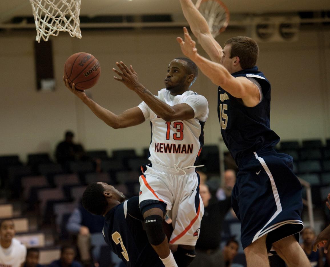 Bulldogs hold off Eagles, 62-53