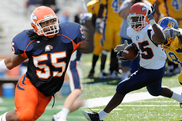 Carson-Newmans Wakefield, Strickland to Play in 2010 Valero Cactus Bowl on Friday