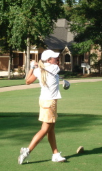 Women's Golf Finishes Fifth in L-R Invitational