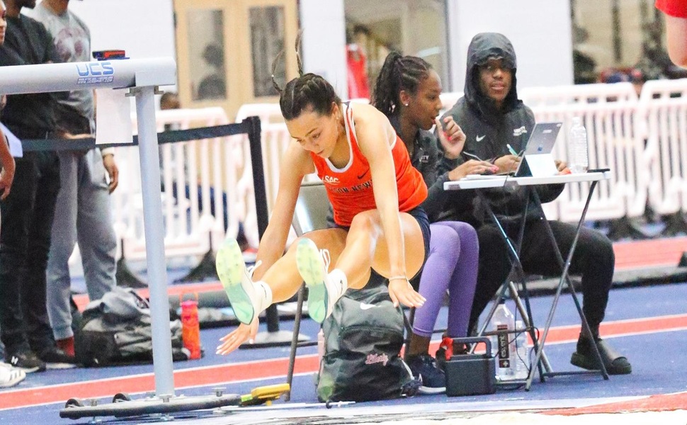 Eagles Sink Talons into Day One of Tennessee Invitational