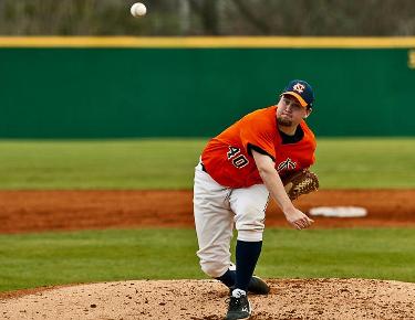 Home runs doom Eagles in two losses against No.7 Georgia College