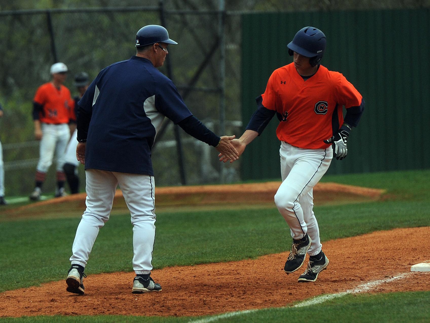 Eagles clinch SAC&rsquo;s No. 2 seed as Griffin collects 500th career win