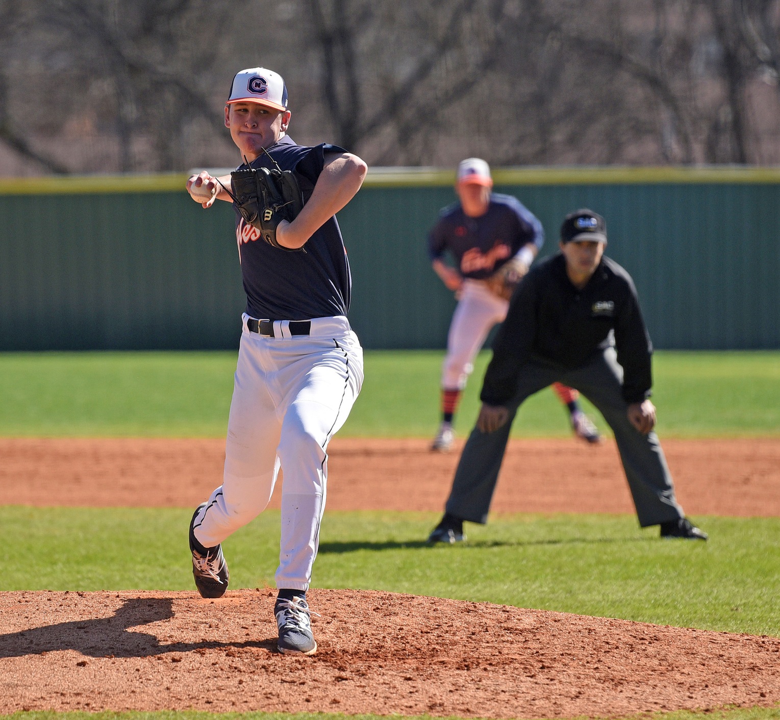 Valentine&rsquo;s brilliance, timely pokes propels C-N over Newberry