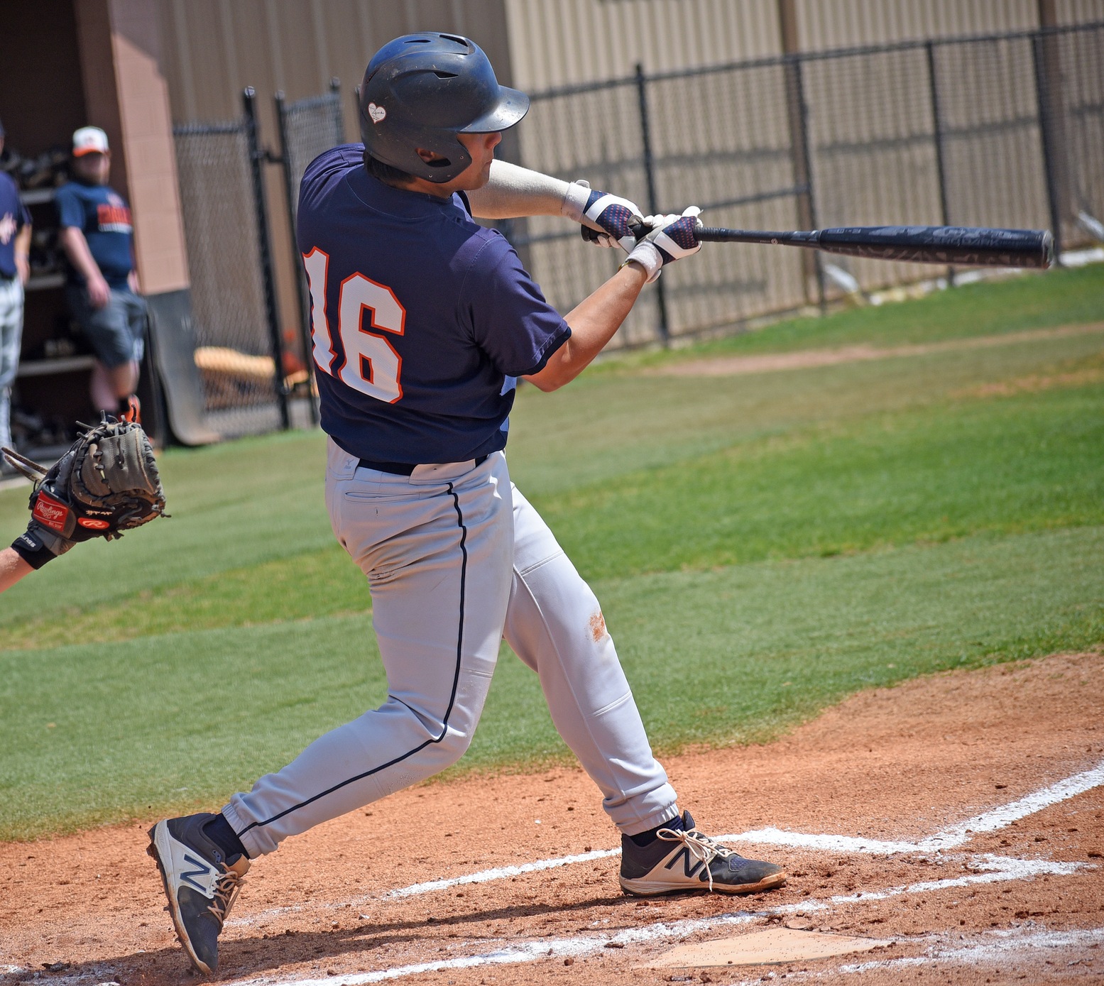 Bats carry Eagles to sixth straight win, 14-7 over Big Blues