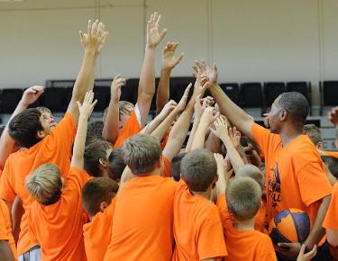Men&rsquo;s basketball sets &ldquo;Drill Factory&rdquo; camps for June and July