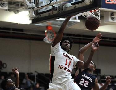 Paint prowess propels Eagles past Queens 87-62