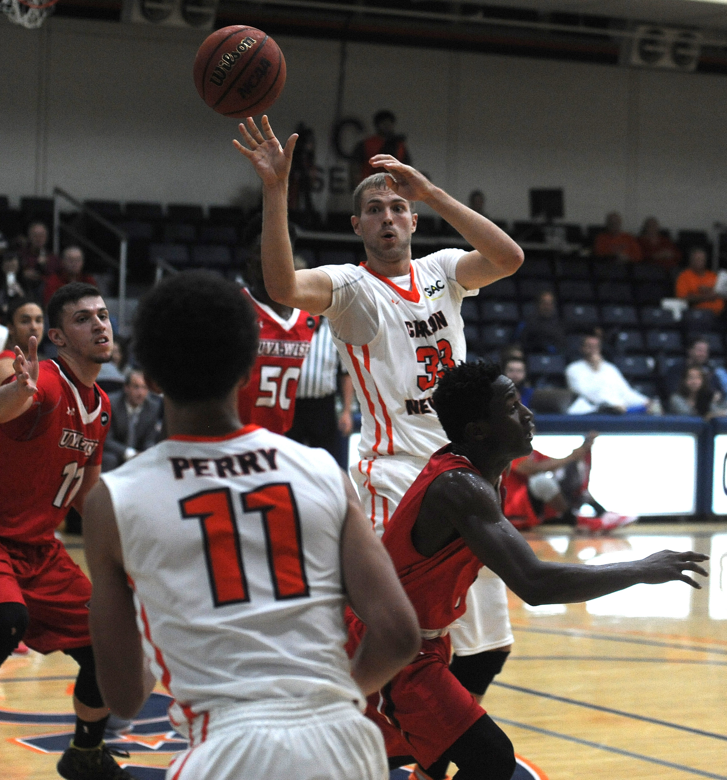 Eagles unable to overcome poor-shooting first half, fall 73-69 to Winona State