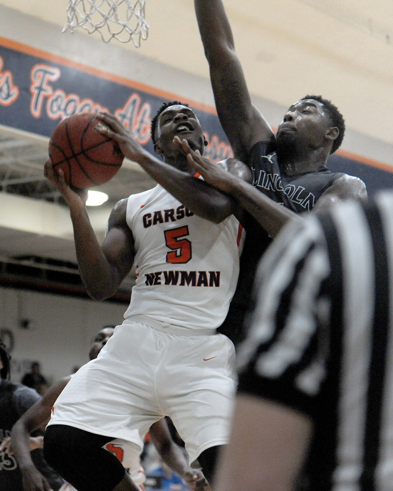 Eagles take heavyweight prizefight from No 6 Lincoln Memorial 111-109 in overtime