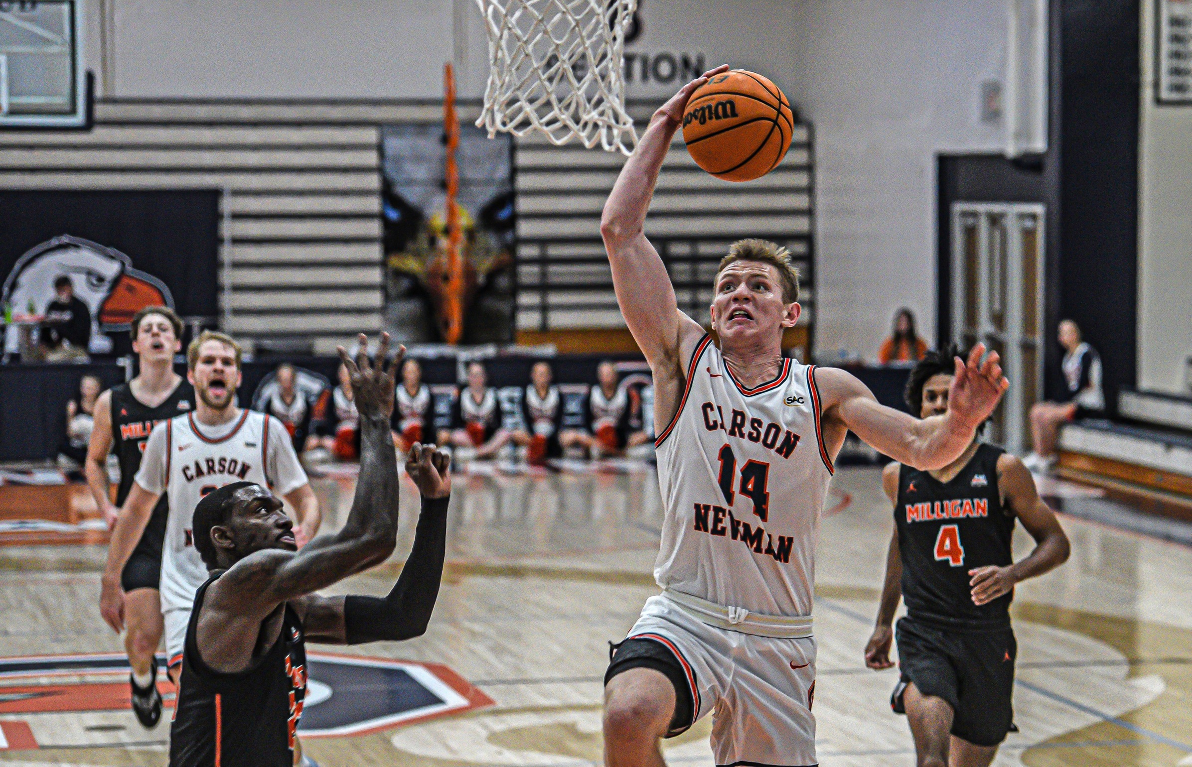 Eagles bash Buffs 111-60