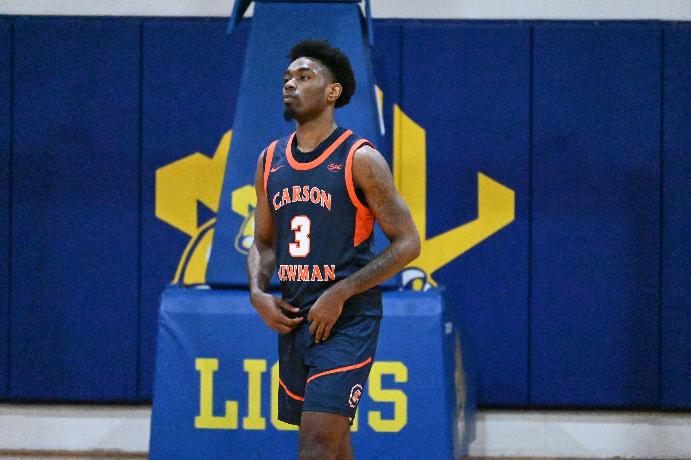 Eagles come back to Holt for Saturday tip against defensive-minded Trojans