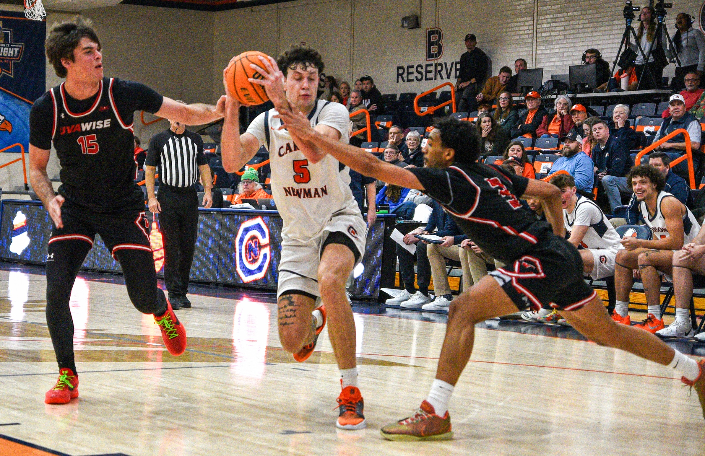Eagles, Cavs collide Wednesday night