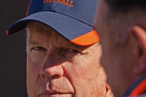 Sparks eyes career win No. 300 at Mars Hill; Eagles face Lions in season finale on Saturday