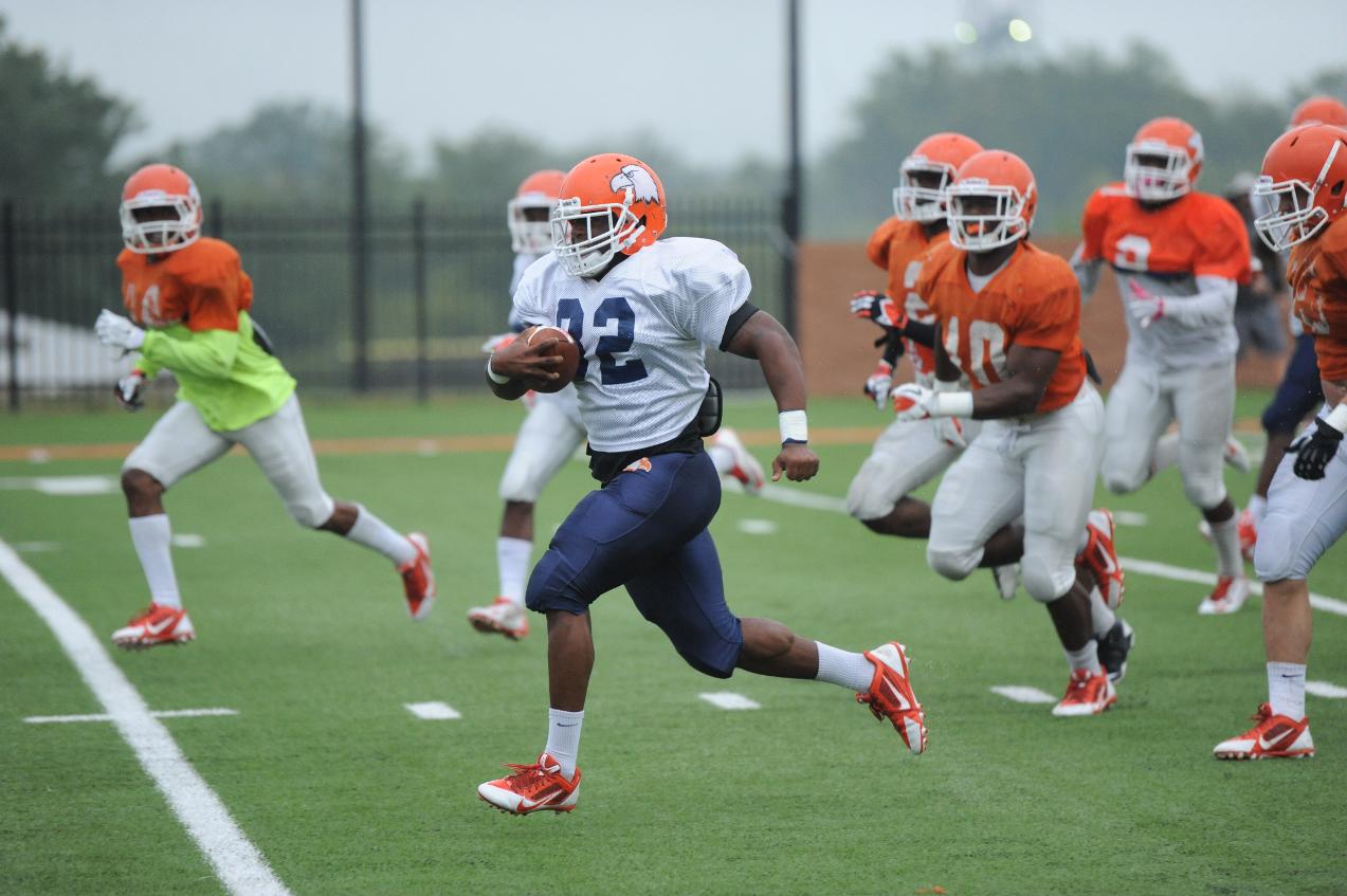 Offense shines during media day scrimmage