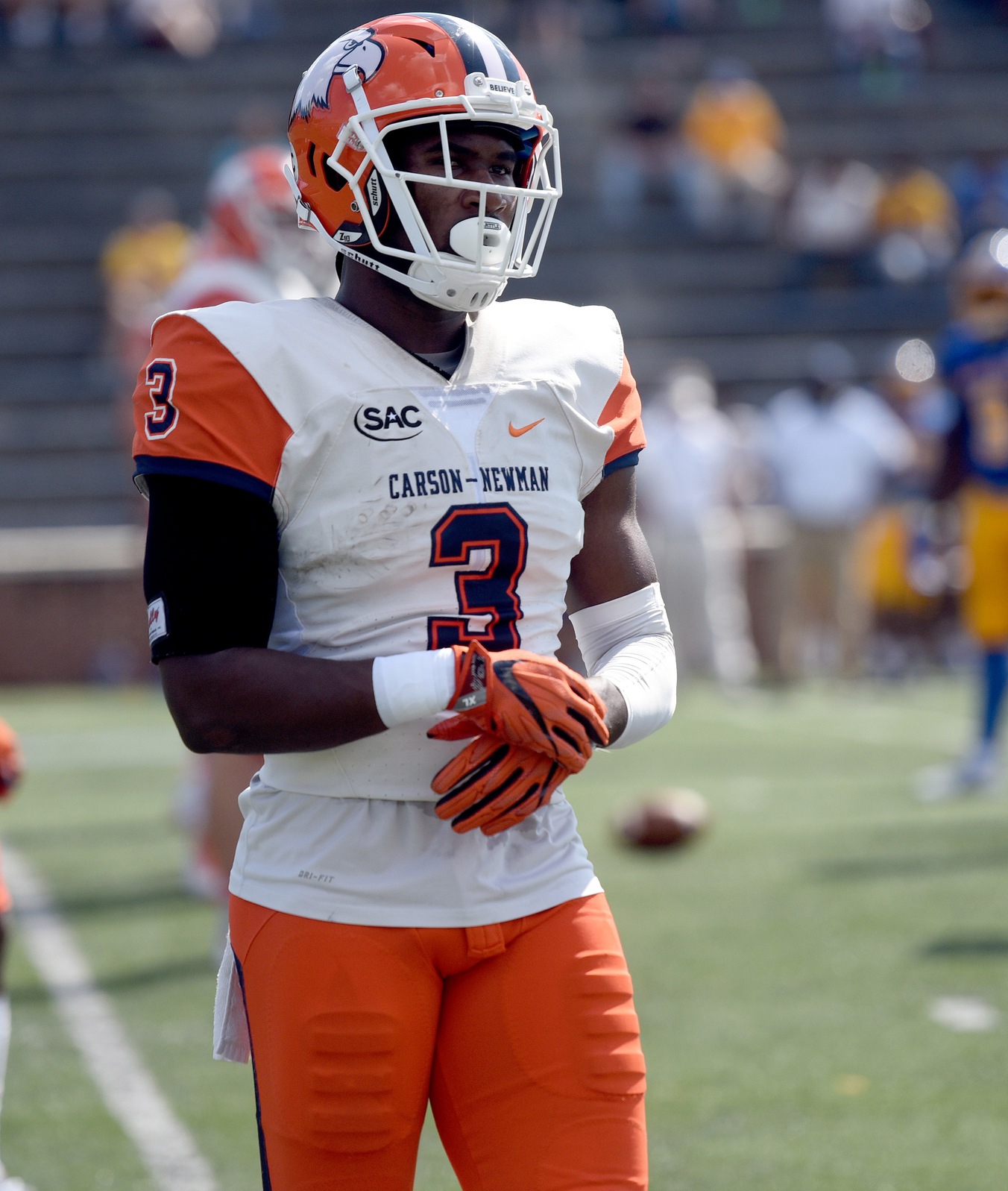 Dependable Dubose delves into receiving role