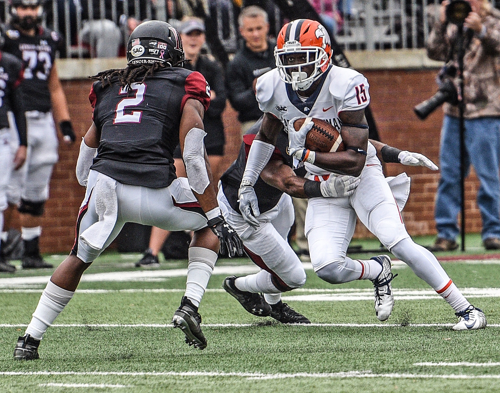 Eagles look to halt skid against Wolves on Homecoming