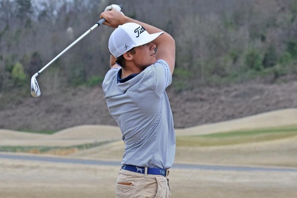 #18 Eagles end first day of Tennessee River Rumble in tie for ninth-place
