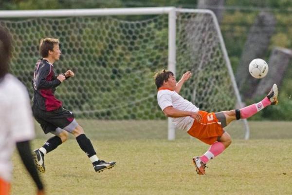 Eagles control second half to upend L-R, 2-1