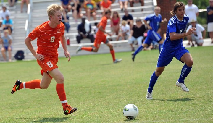 Welo and Pereira Named to Stanno All-Tournament Team