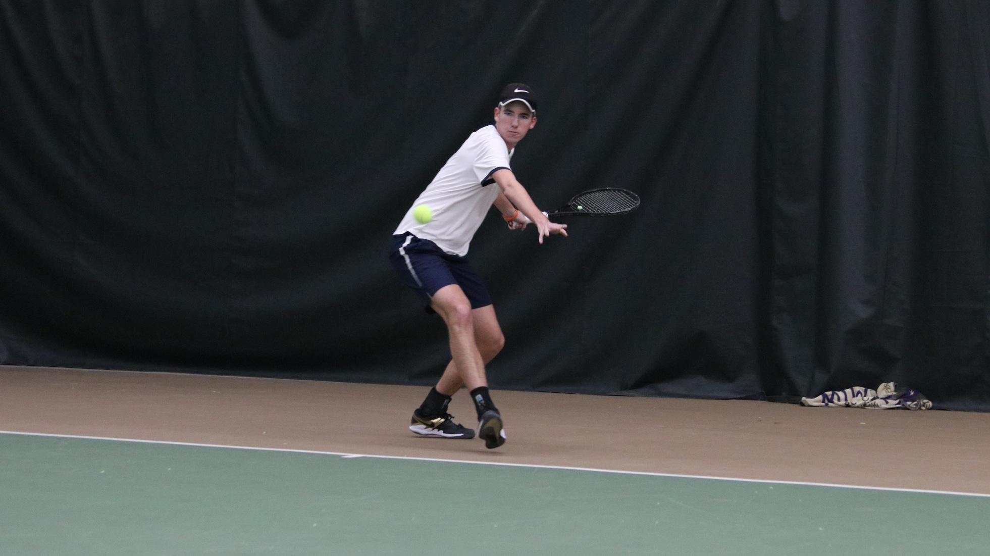 Eagles continue past Flames to best start since 2013