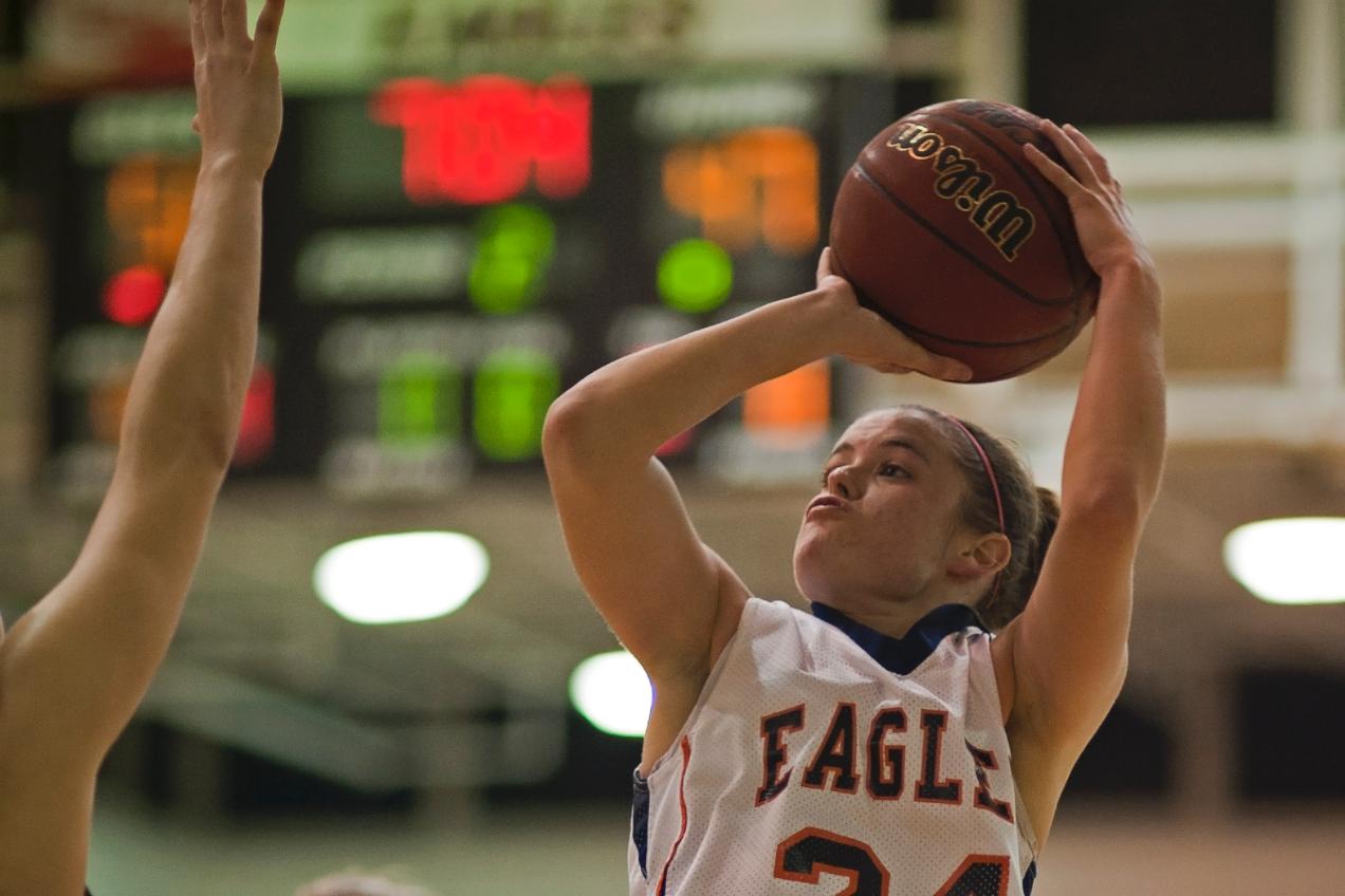 Lady Eagles come up short at Newberry, 65-61