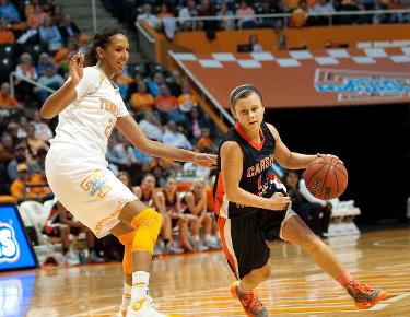 Lady Eagles Travel to Charlotte