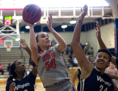 Lady Eagles Fall to Bulldogs 57-54