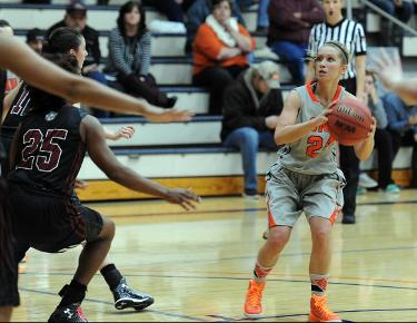 Bears lead wire-to-wire as C-N drops fourth straight, 68-62