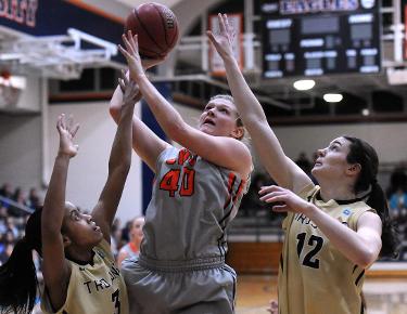 Simpson&rsquo;s jumper caps dramatic finish in Trojans 73-71 victory