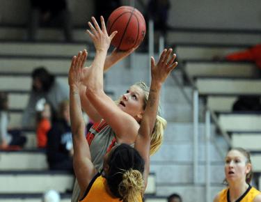 Simerly&rsquo;s double-double leads Lady Eagles to 78-58 triumph over Coker