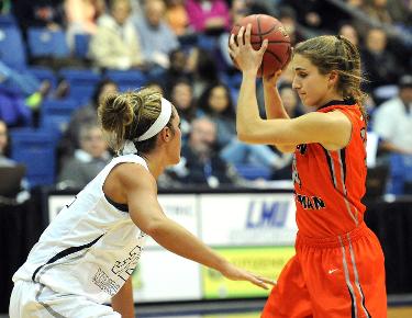 First half run propels Lady Eagles past Crusaders, 88-59