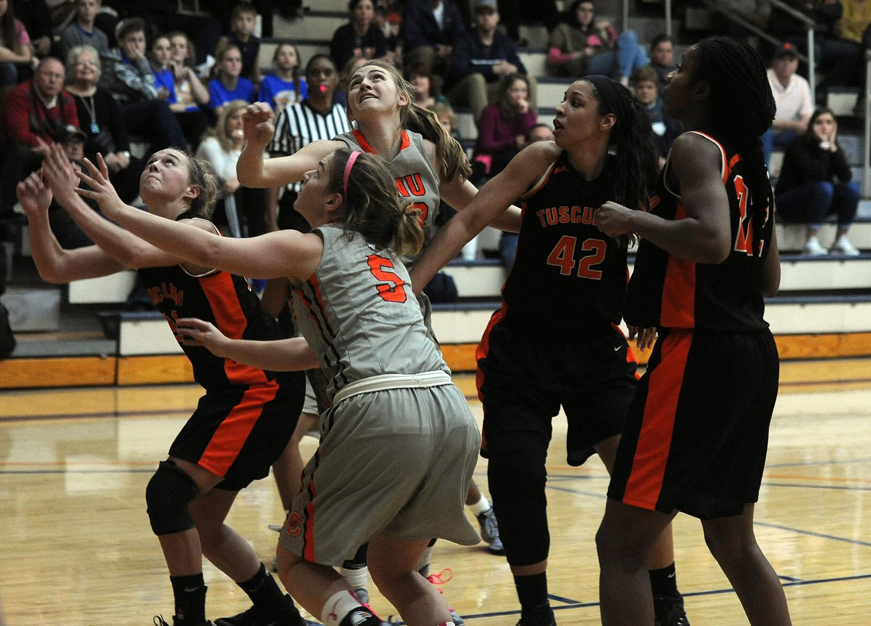 Pioneers puncture C-N&rsquo;s recent dominance in 64-55 win