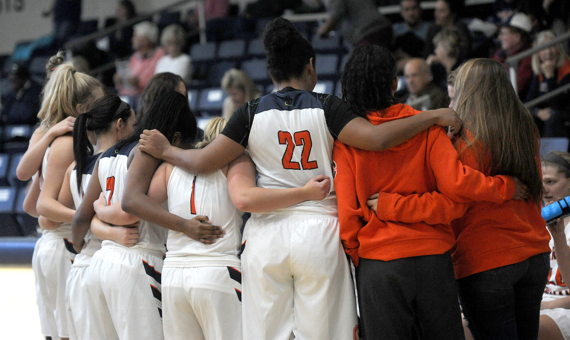 Homegrown hoopers help Mincey manufacture Lady Eagles