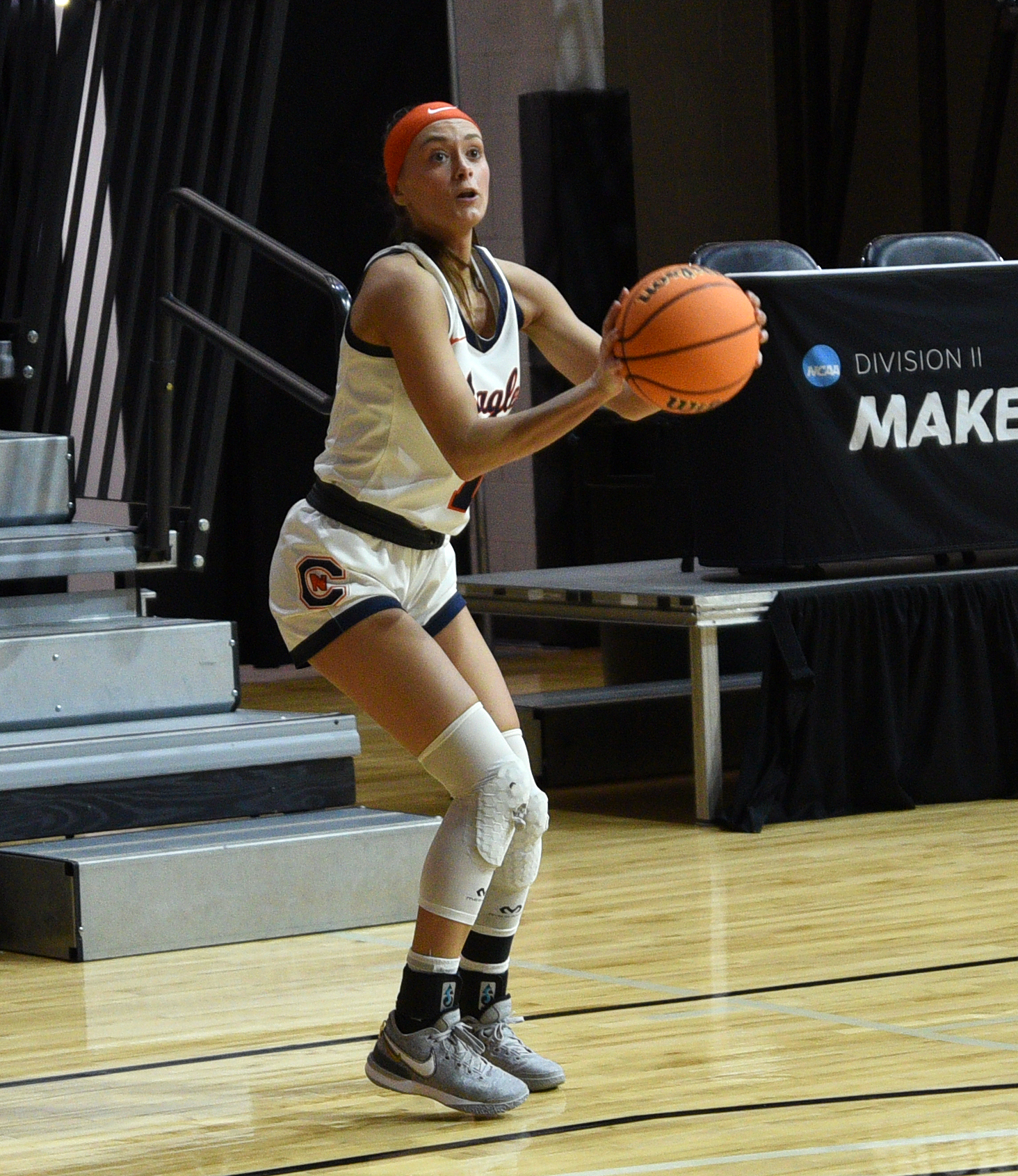 Red-hot AU runs away from C-N in SAC semifinals