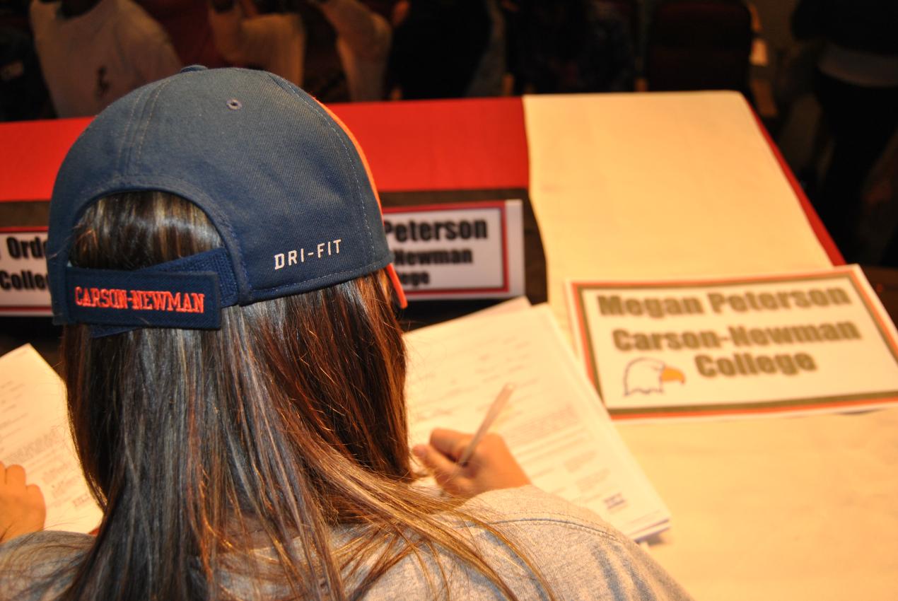Moodie Announces 2013 Women's Soccer Signing Class