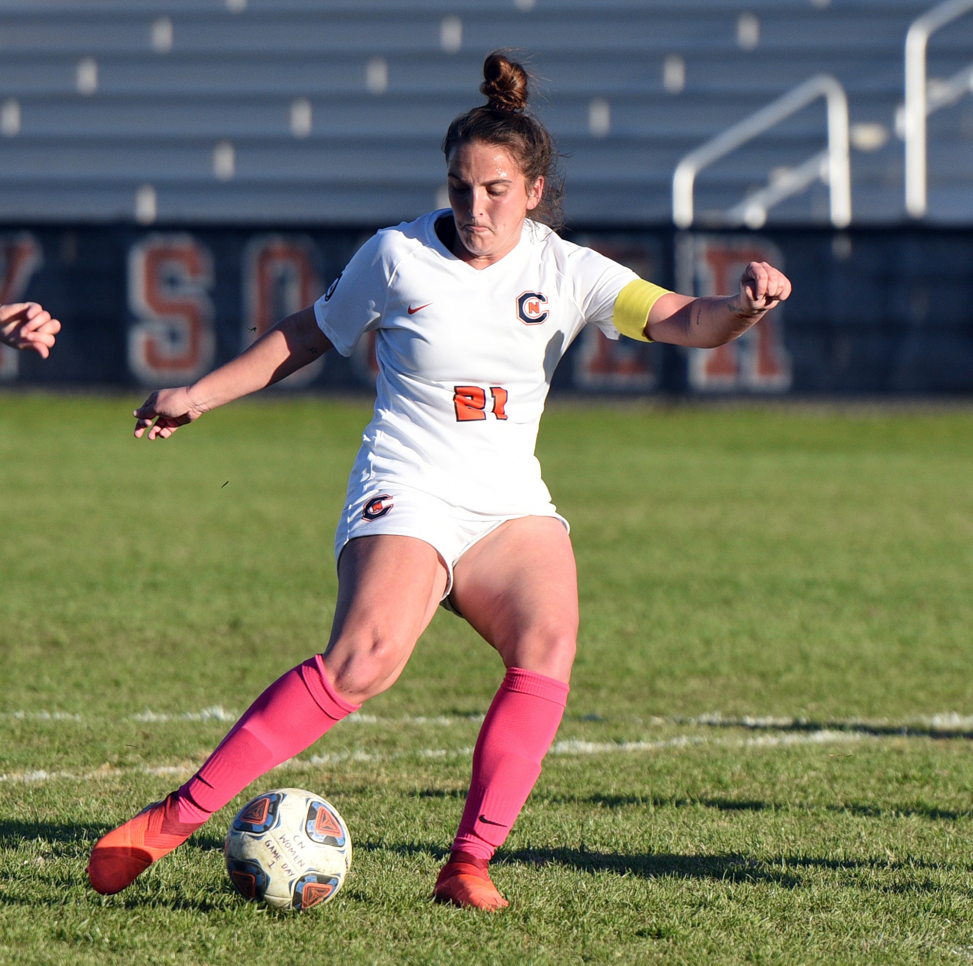 Futrell and Henry lead Eagles to convincing win Monday
