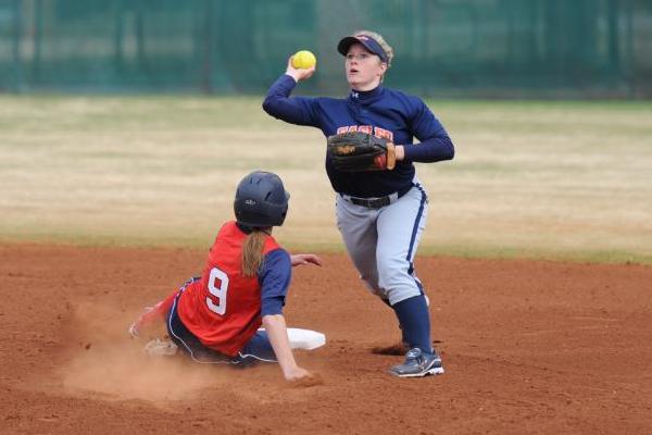 Shealy, Kee lead Lady Eagles to sweep at Georgia College, 1-0 and 6-2
