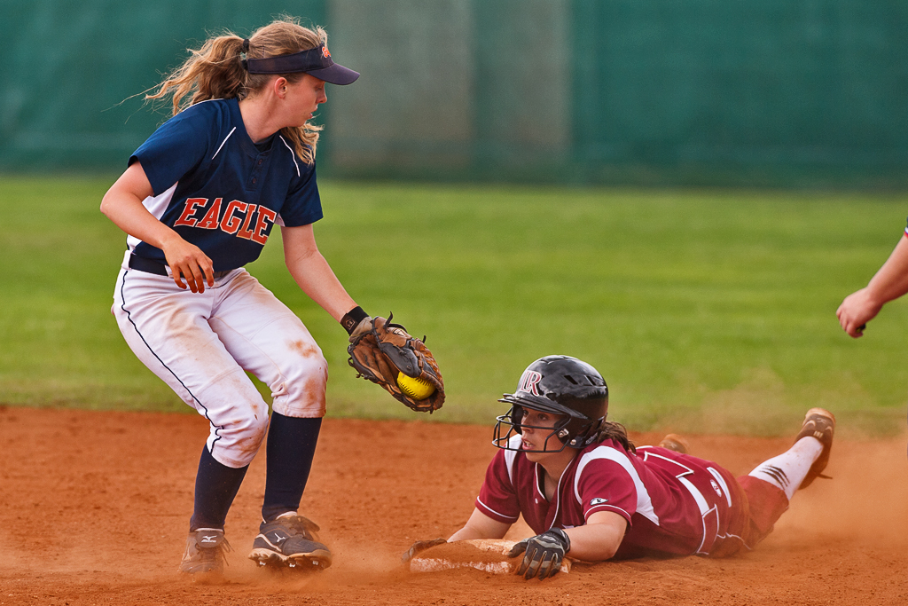 Lenoir-Rhyne sweeps Lady Eagles with two one-run wins, 1-0 and 4-3