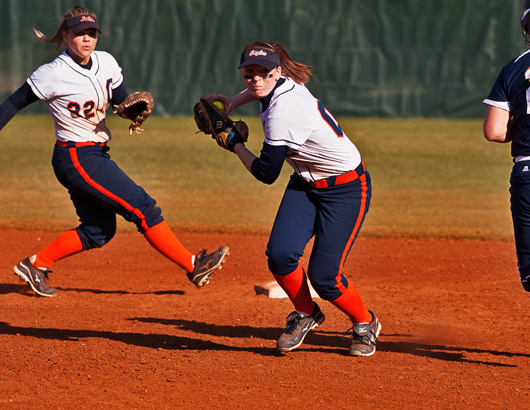Eagles renew rivalry with league-leading Pioneers