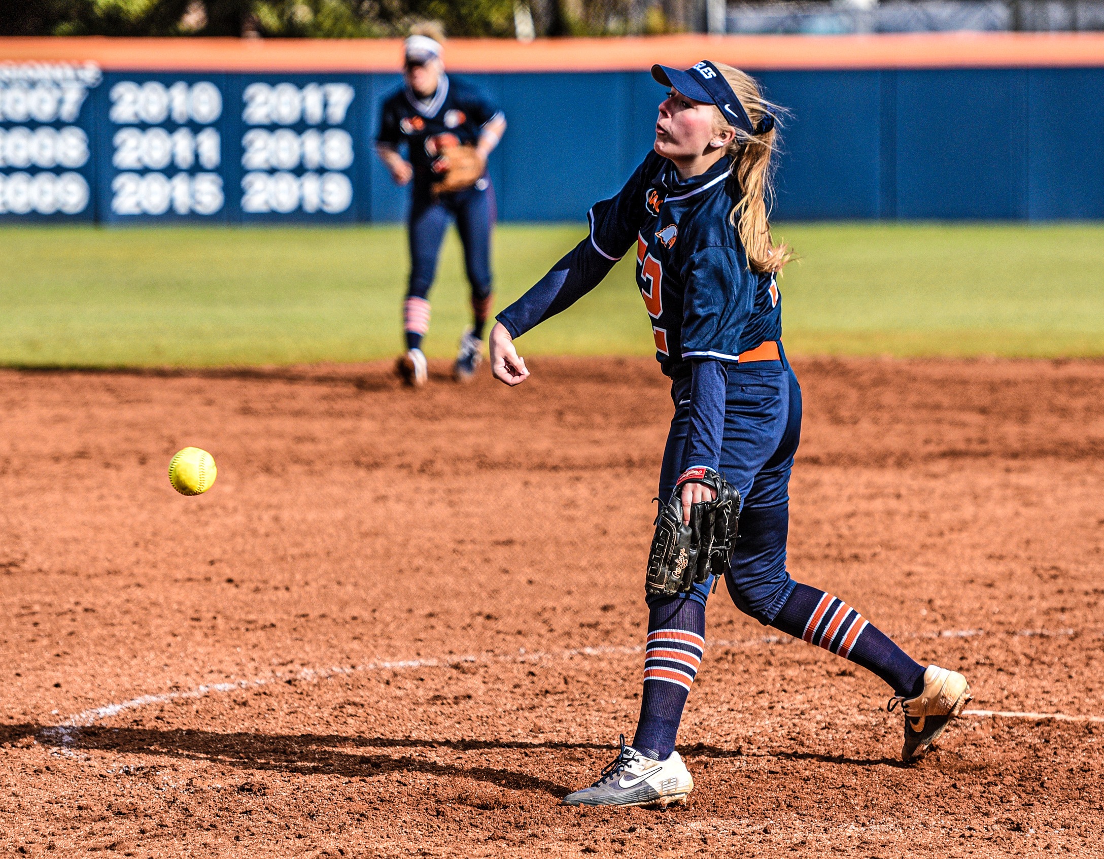 Eagles match single-game home run record battling winds, Highland Cavs in split