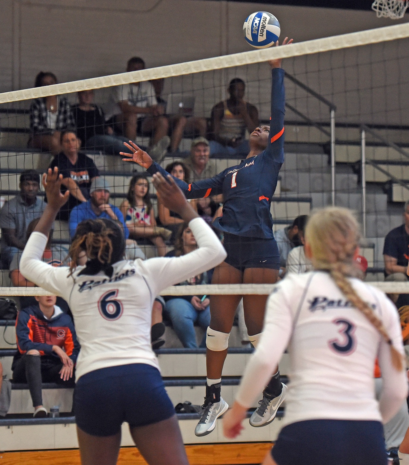 Edwards' career night propels Eagles to SAC Tournament Finals