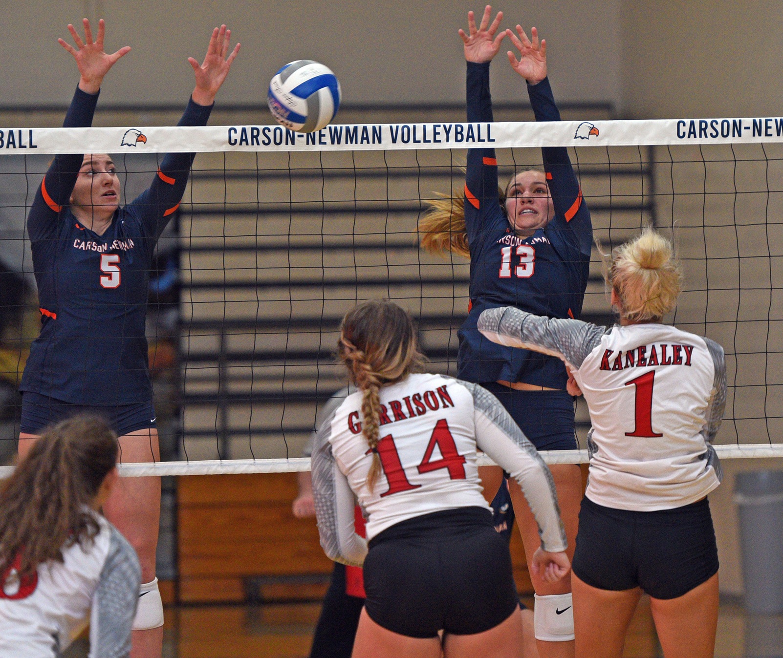 Eagles earn 13th sweep of the season against Lions