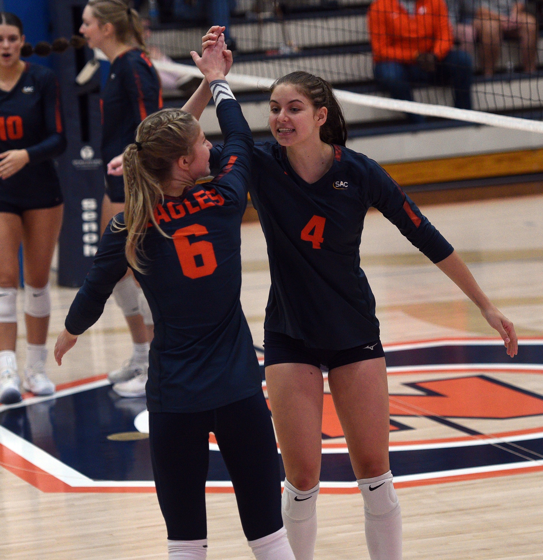 C-N starts weekend downed by the Bears